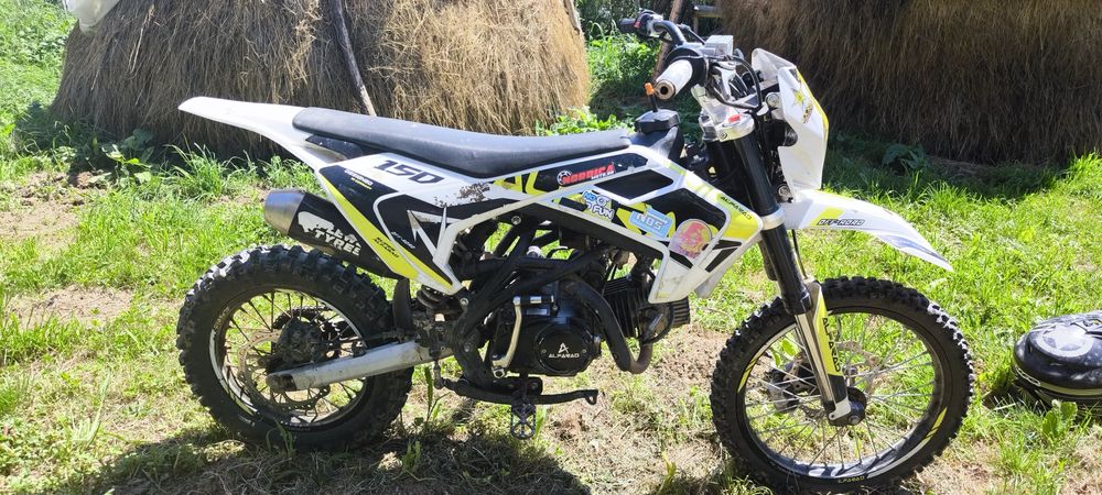 Vând motocicleta alfarad t5