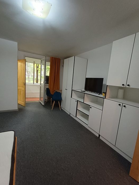 Inchiriez garsoniera