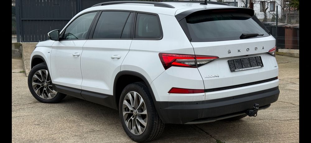 Skoda Kodiaq Style 2022 2.0 E6 200CP Automat 4x4 Ful Led Virtual Camera Distronic Line Side Asist Impecabila