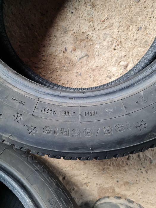 Гуми за платформа ремърке 195 55 10с