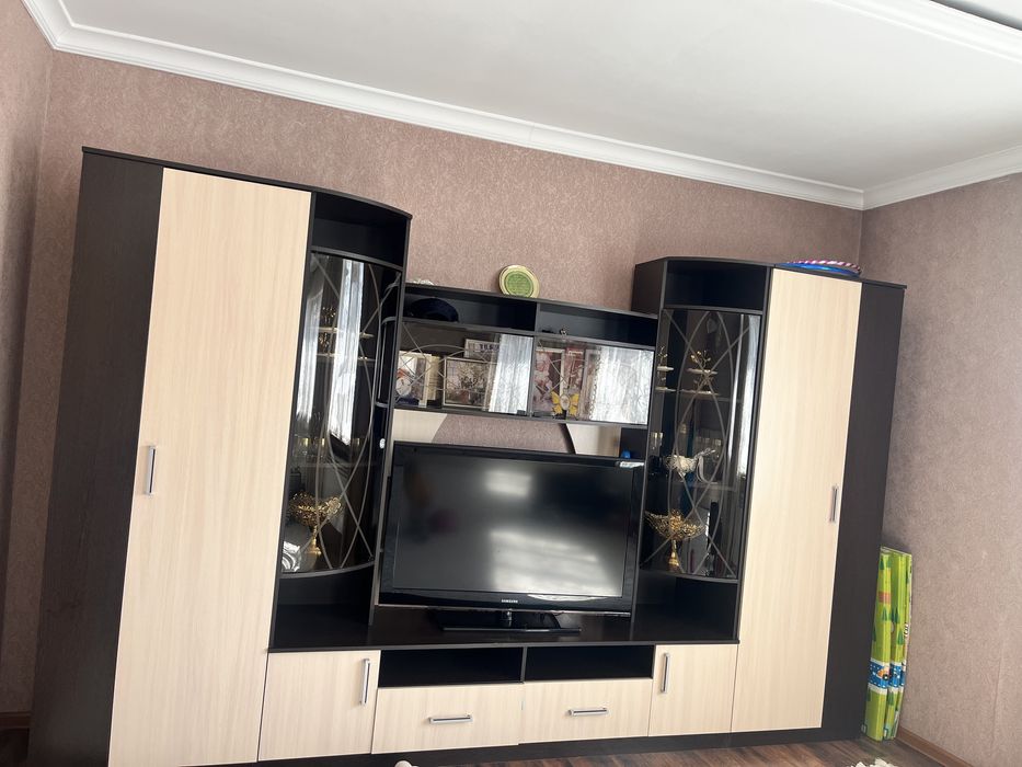 Шкаф для гостиной