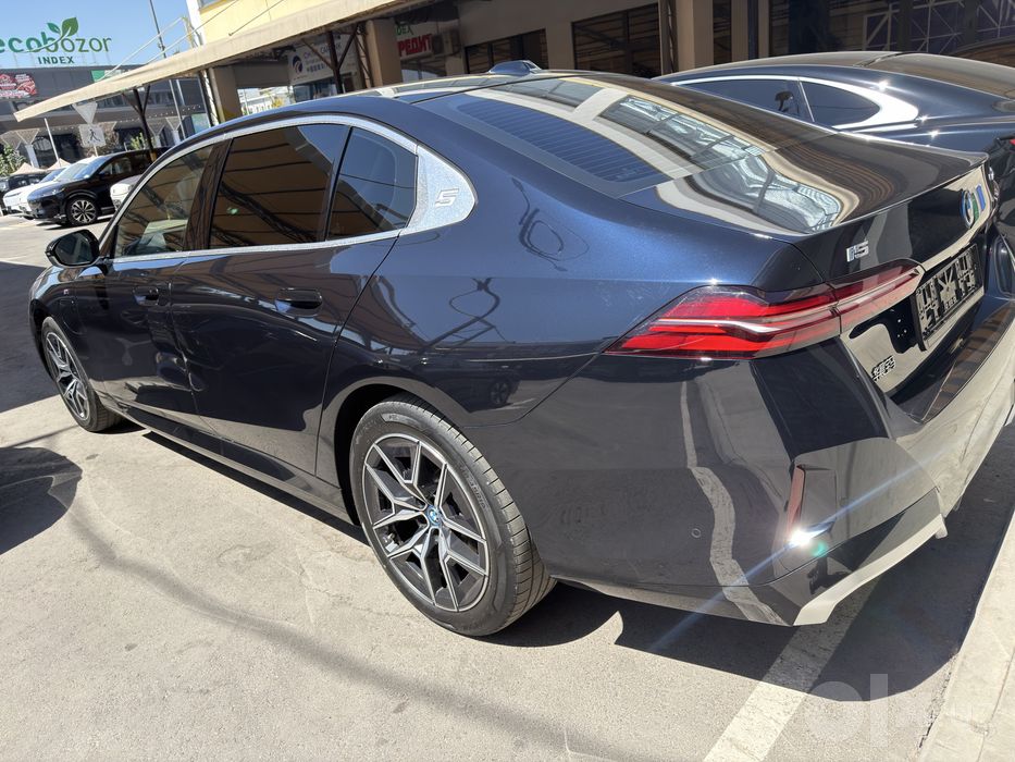 BMW i5 40L M Sport paket 2025 yil