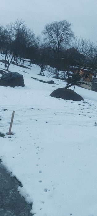 Vând teren intravilan