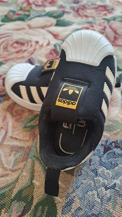 Продам детские кросовочки