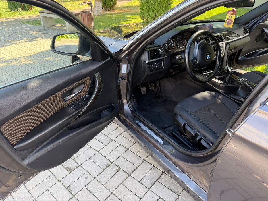 BMW  seria 3 , 2012