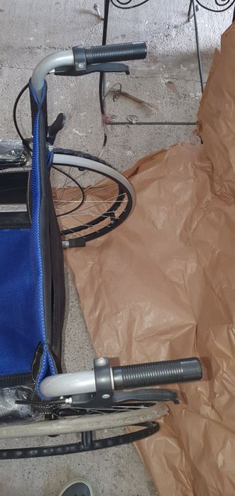 Fotoliu rulant ortopedic cu antrenare manuala