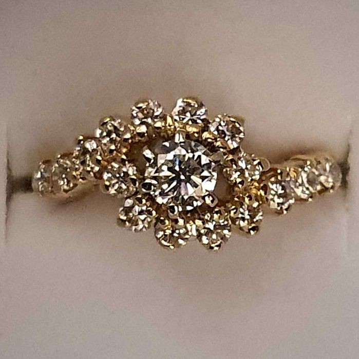 frumos inel aur 14k cu diamante naturale