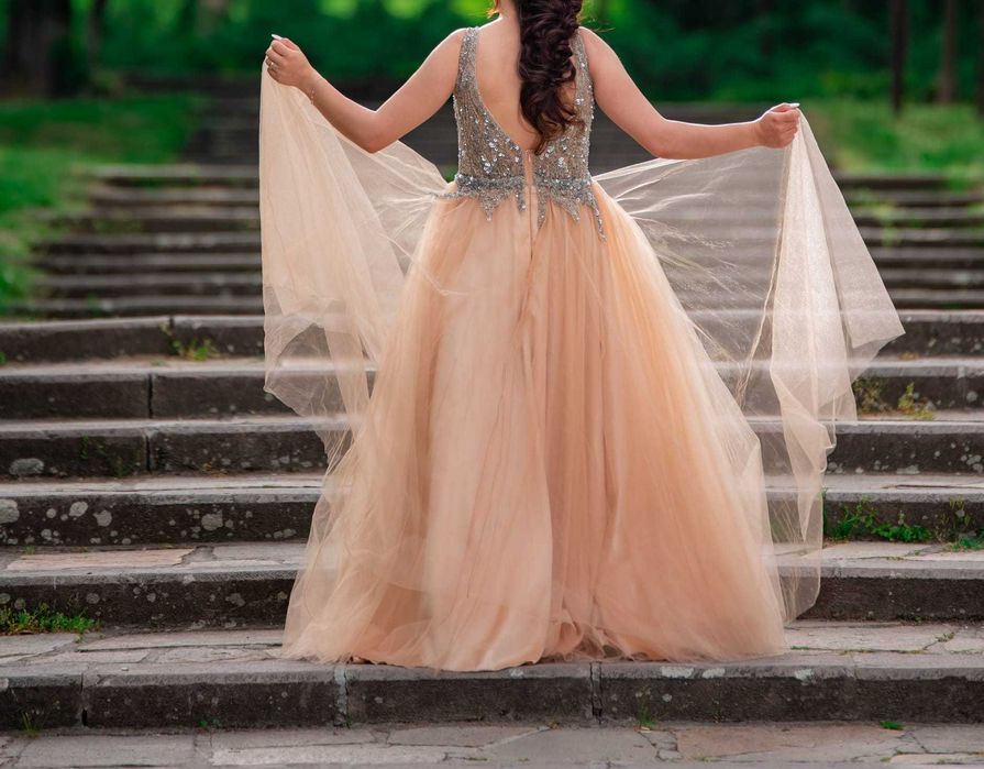 Oфициялни рокли на размер 36 , 34 ,38