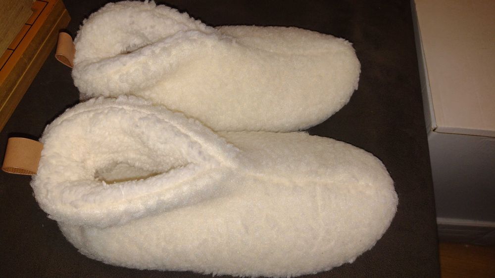 Бели пантофи Vinga