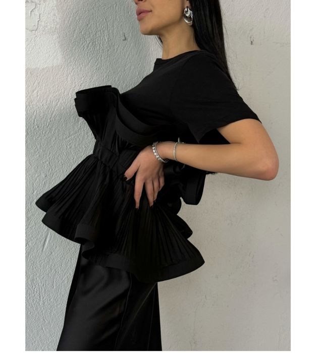 Уникална дамска тениска/топ  в бяло и черно