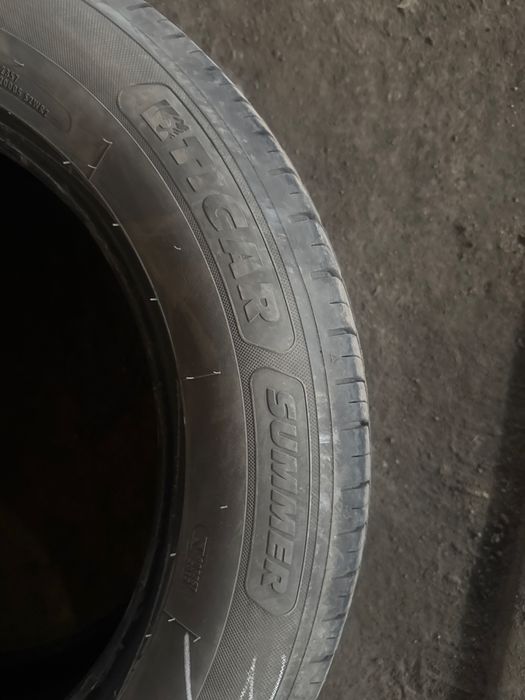 Продается резина 235/60. R18