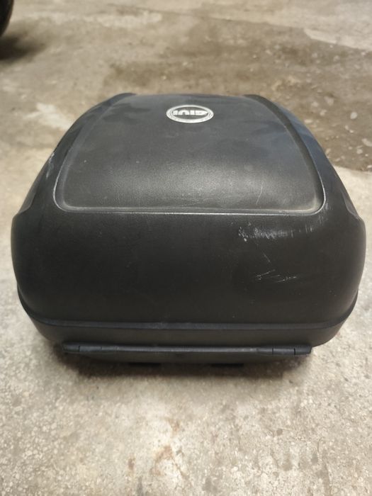 Top case Givi  30 L stare bună motocicleta scuter