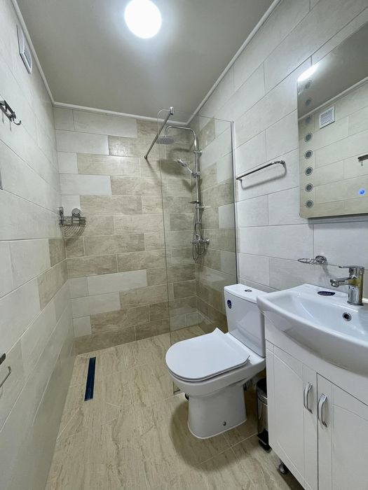 Двуетажна къща, под наем, м-т Ален мак