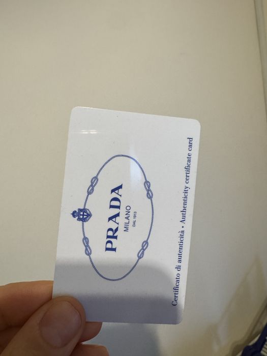 Geanta PRADA  un model superb