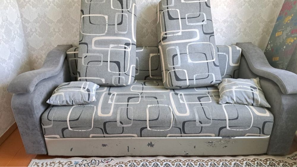 Диван и стенка