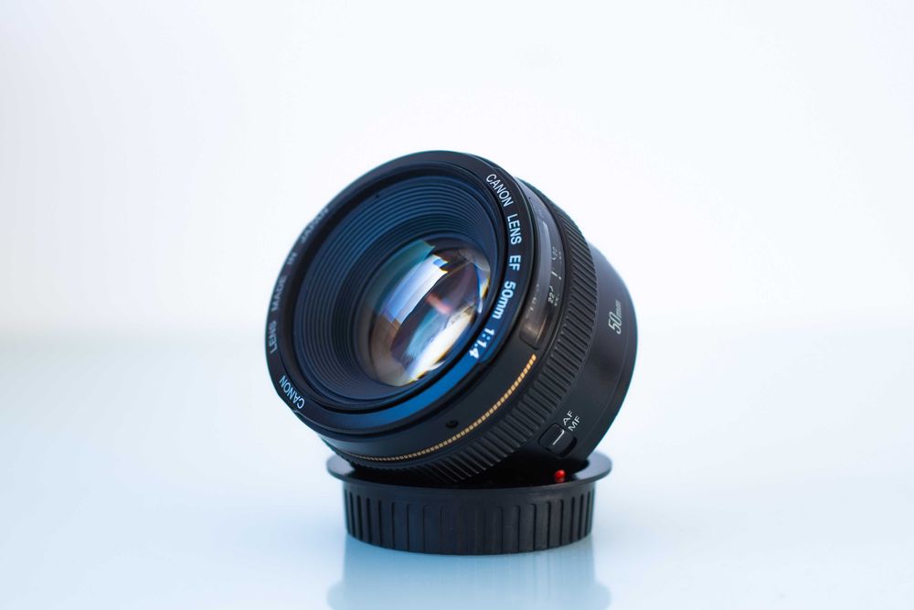Canon 50mm f 1.4 foarte sharp, vand sau schimb