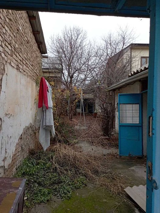 Продаю дом, 3 сотки, ор-р Сельхоз институт вдоль дороги, первая линия