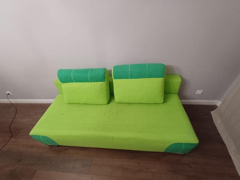 Продам яркий диван