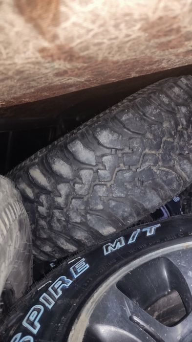 Продам комплект шин