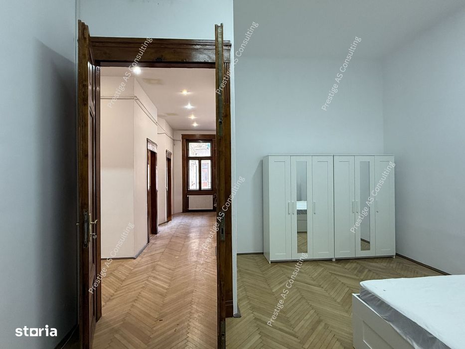 Apartament Patrimonial 150 mp | Balcon cu vedere directa spre Piata Vi