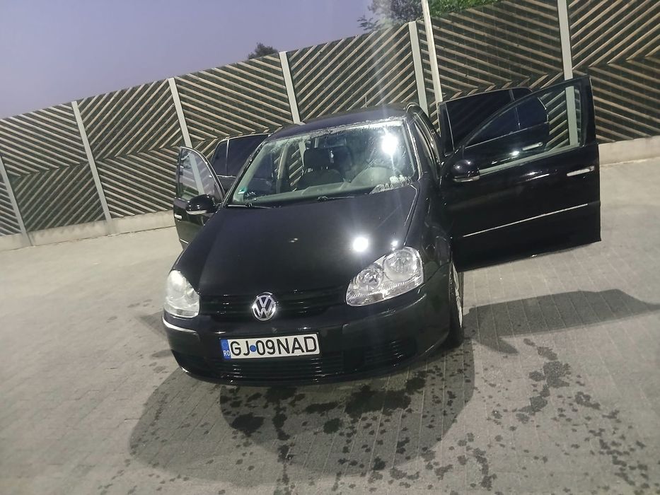 Vând golf 5  înmatriculat
