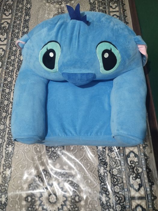 Детское кресло, кровать.