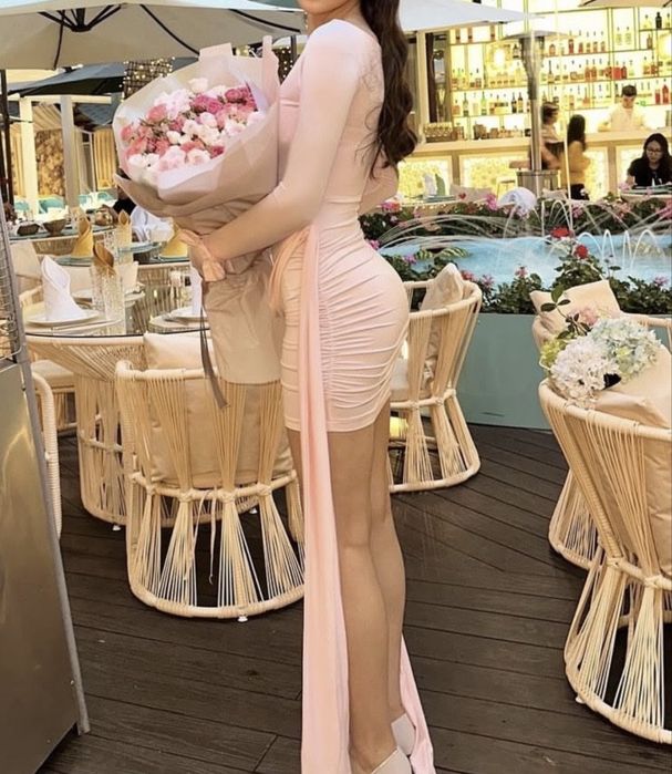 Продам розовое мини платье