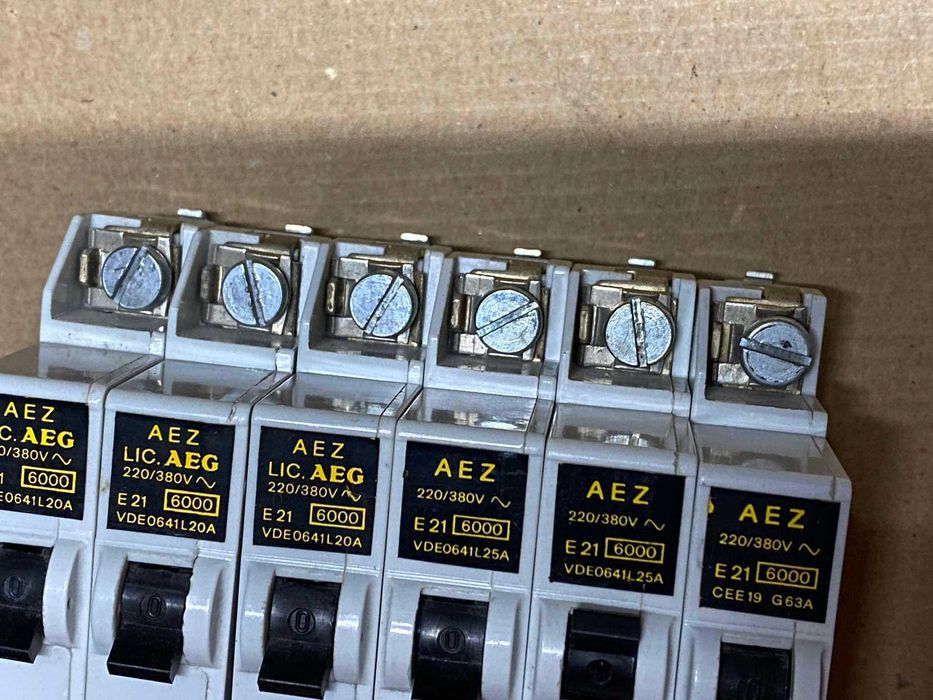 Чисто нови автоматични предпазители AEG 20/25/63 А