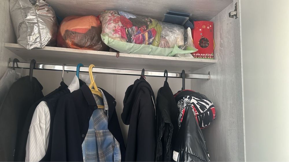 Продам шкаф с комодом