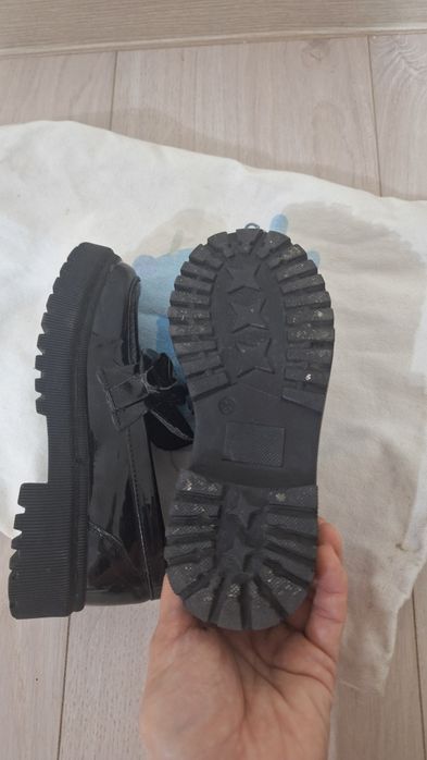 Красивые туфли кожаные на 6-7 лет