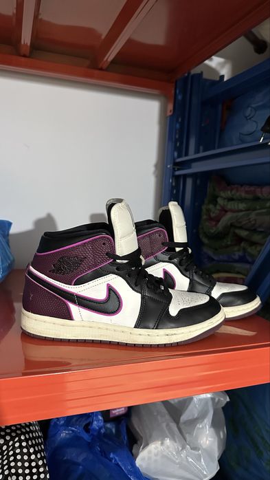 Продам кроссовки NIKE JORDAN