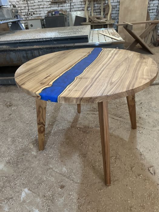 Столы с эпоксидной смолой