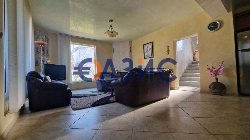 Къща 173 кв. м. на парцел 757 кв. м., в с. близнаци, Общ. Аврен,