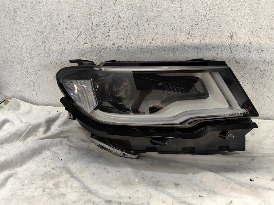 Оригинален фар Jeep Compass Xenon Led