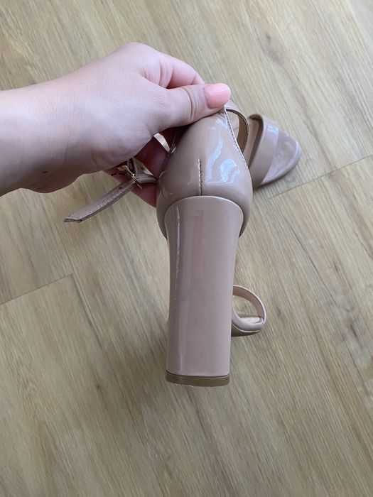 Sandale piele naturala lacuita