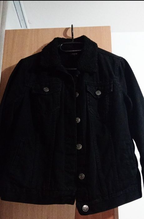 Geacă de blugi neagră / DENIM cu guler de blană