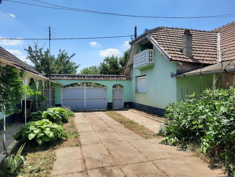 Casa  de  vanzare