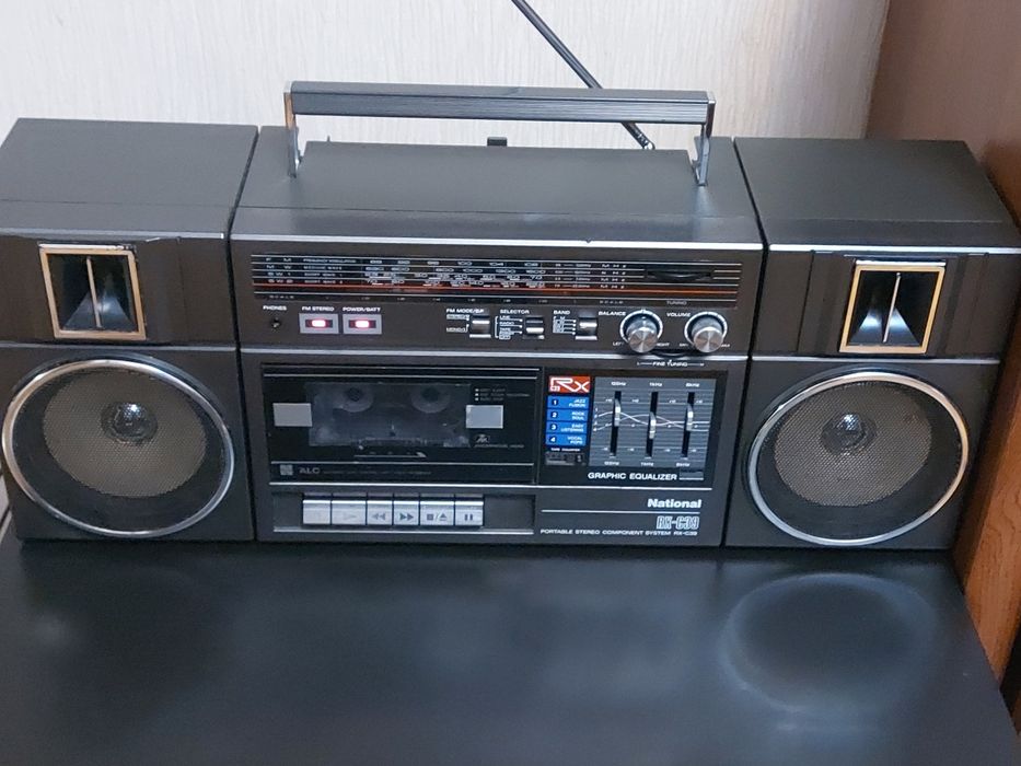 Магнитофон National
