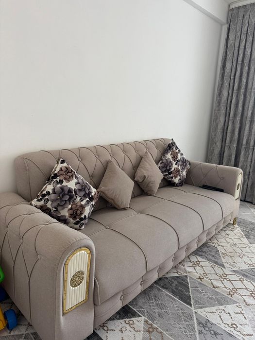 Продам диван хорошеем состояние