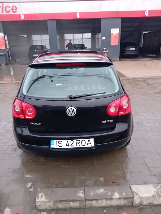 Vând Golf 5 an 2005