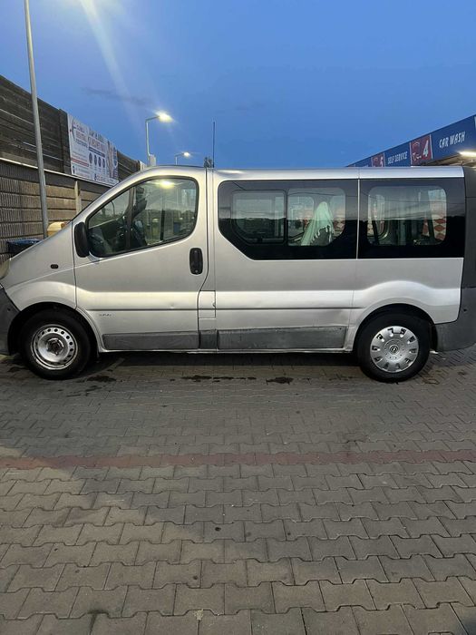 Opel vivaro 1.9 101 CP 8+1 LOCURI
