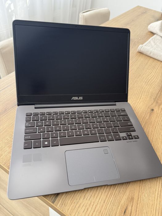 Laptop ASUS ZenBook UX430U, i7, 16GB RAM, 256GB, 14” Full HD