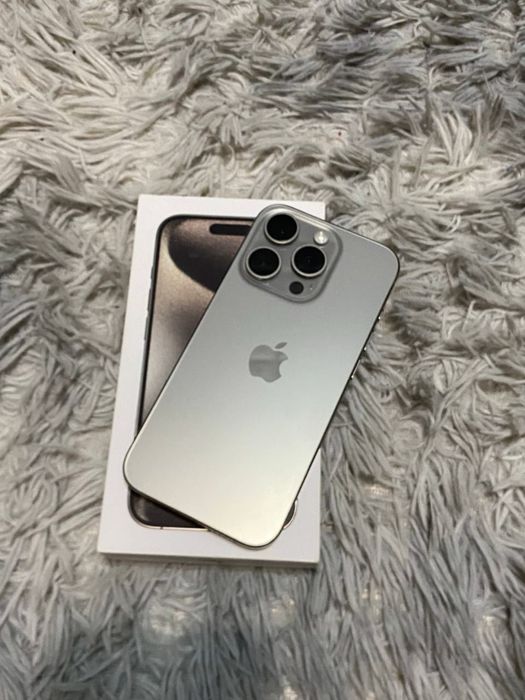iPhone 15 pro +зарядка,чехол, коробка