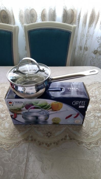 Кастрюли из Нержавеющей стали Немецкой фирмы "Gipfel". Объём: 1,8л.