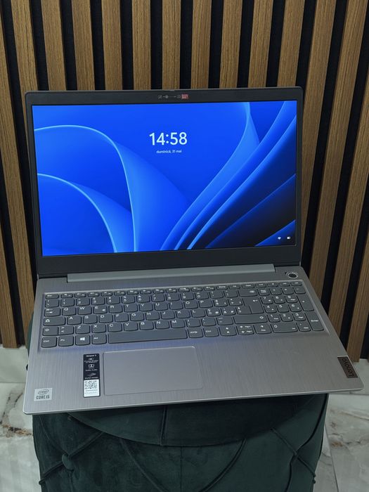 Lenovo IdeaPad 3, display- 15.6”, procesor i5 generația 10 , 8Gb Ram, 512Gb SSD, Windows 11, stare perfecta!
