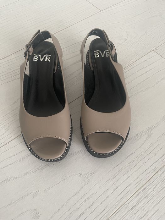 Baver босоножки новые
