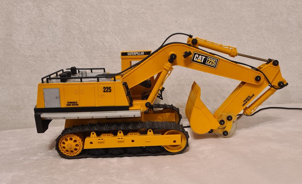 Багер голям CAT 225 с дистанционно