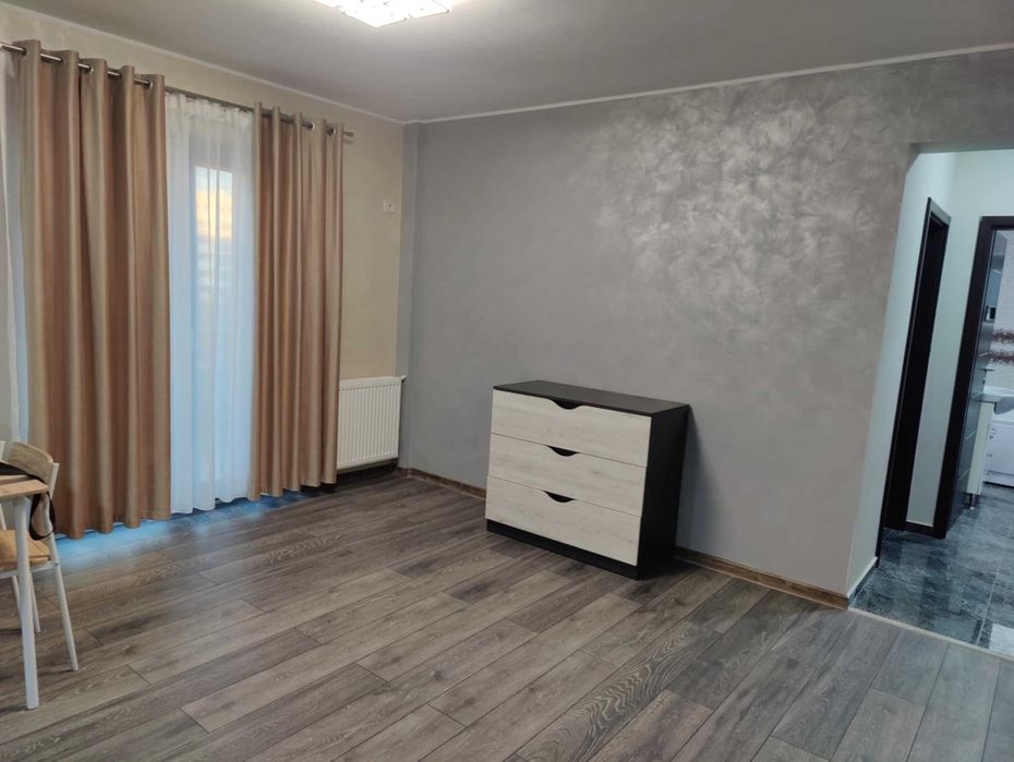 Apartament de închiriat cu 3 camere cu PARCARE -LIBER IMEDIAT- BLC NOU