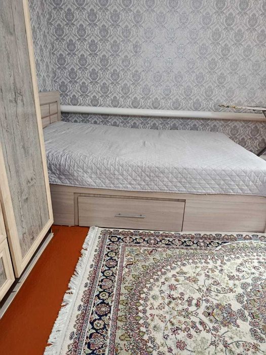 Продам кровать с матрасом