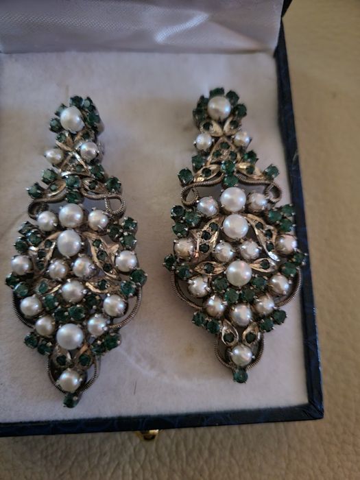 Cercei argint smaralde